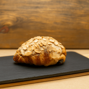 Pain au chocolat aux amandes